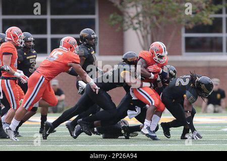 October 17, 2015: Southern Miss Golden Eagles running back Jalen Richard  (30) tiptoes along the sideline trying to stay in bonds during the Southern  Miss v University of Texas San Antonio Roadrunners