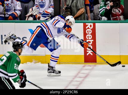 October 13th, 2015:.Edmonton Oilers head coach Vacant in the bench .during  an NHL game between the Edmonton Oilers and the Dallas Stars at American  Airlines Center in Dallas, Texas.Dallas wins 4-2..Manny Flores/CSM. (