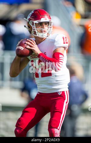 October 3, 2015: Indiana Hoosiers quarterback Zander Diamont (12) in ...