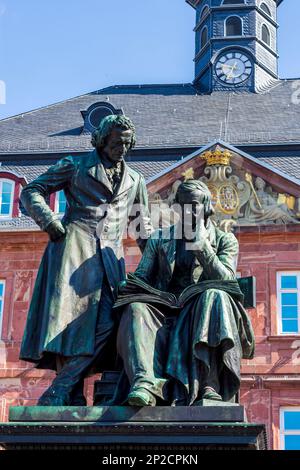 Hanau: market square with the old Neustadt Town Hall and the Brüder-Grimm-Nationaldenkmal (Brothers Grimm monument) in Rheinmain, Hessen, Hesse, Germa Stock Photo