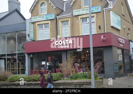 4th March 2023, Swansea, Wales, United Kingdom. Costa Coffee outlet below Lazy Frog Floatation Centre in Uplands. Stock Photo