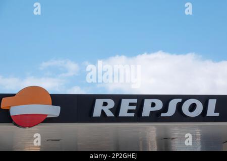 Repsol Honda Logo Vector | Honda logo, Vector logo, Honda