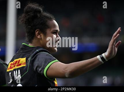 Twickenham, United Kingdom. 04th Mar, 2023. Allianz Premier 15s Rugby. Big Game 14. Harlequins V Exeter Chiefs. Twickenham Stadium. Twickenham . Lagi Tuima (Harlequins) waves to the crowd at the end of the game during the Harlequins V Exeter Chiefs Allianz Premier 15s rugby match. Credit: Sport In Pictures/Alamy Live News Stock Photo