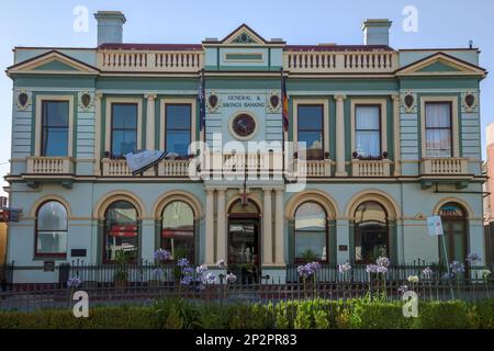 Bathurst, NSW, Australia - 8 January 2023. The General and Savings Banking building on William Street was built in 1895 in a Classical architecture. Stock Photo