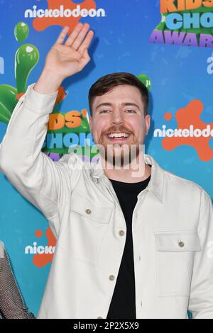 MrBeast attends the 2023 Nickelodeon Kids' Choice Awards at Microsoft ...