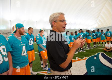 WATCH: Dolphins rookies coach, ref Special Olympics flag football game