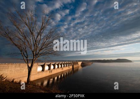 Wolf Creek Dam at Cumberland River mile 460.9 in Jamestown, Kentucky, forms Lake Cumberland. The U.S. Army Corps of Engineers Nashville District operates and maintains the project, which provides enormous flood risk management benefits. The dam is seen here the early morning of Jan. 10, 2023. Stock Photo