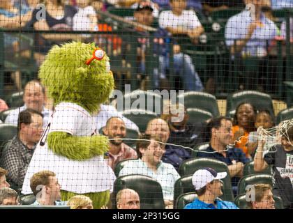 April 6, 2015: Houston Astros Mascot, Orbit showing off for the  photographers during pre-game ceremonies on Opening Day where the Houston  Astros take on the visiting Cleveland Indians. (Icon Sportswire via AP