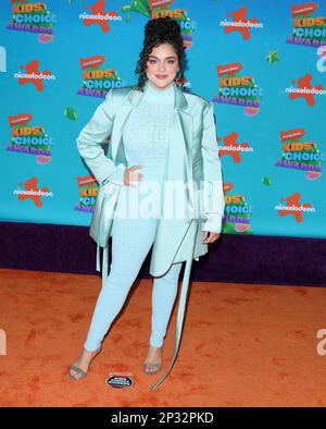Kiara Pichardo arrives at the Nickelodeon Kids' Choice Awards on