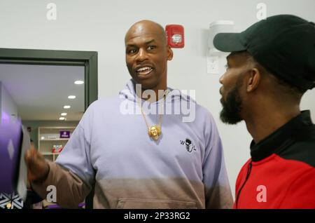 St. Louiis, United States. 04th Mar, 2023. Former professional basketball player Al Harrington greets customers at the Viola Dispensary helping former NBA player Larry Hughes with his newest venture during the Grand Opening in St. Louis on Saturday, March 4, 2023. St. Louis native Hughes is opening up two medical marijuana dispensaries with the help of Harrington. Photo by Bill Greenblatt/UPI CORRECTION Credit: UPI/Alamy Live News Stock Photo