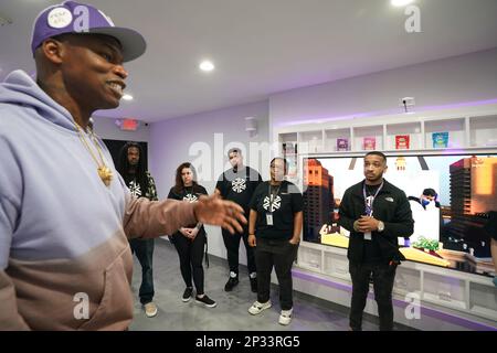 St. Louiis, United States. 04th Mar, 2023. Former professional basketball player Al Harrington speaks to the employees at the Viola Dispensary during the Grand Opening of the store in St. Louis on Saturday, March 4, 2023. St. Louis native and former NBA player Larry Hughes is opening up two medical marijuana dispensaries with the help of Harrington. Photo by Bill Greenblatt/UPI CORRECTION Credit: UPI/Alamy Live News Stock Photo