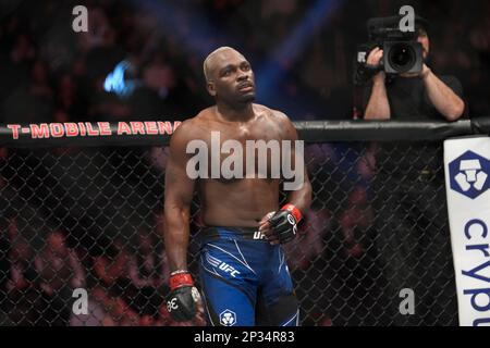LAS VEGAS, NV - MARCH 4: Derek Brunson (top) punches Dricus Du Plessis ...