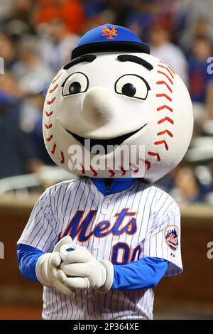 Mr Met during the game between the Philadelphia Phillies and New York Mets  at Citi Field in New York. (Credit Image: © Bill Guerro/Southcreek  Global/ZUMApress.com Stock Photo - Alamy