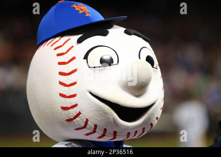 Mr Met during the game between the Philadelphia Phillies and New York Mets  at Citi Field in New York. (Credit Image: © Bill Guerro/Southcreek  Global/ZUMApress.com Stock Photo - Alamy