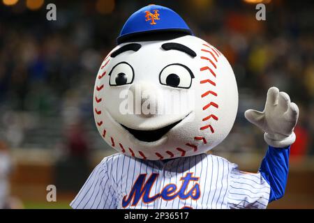 Mr Met during the game between the Philadelphia Phillies and New York Mets  at Citi Field in New York. (Credit Image: © Bill Guerro/Southcreek  Global/ZUMApress.com Stock Photo - Alamy