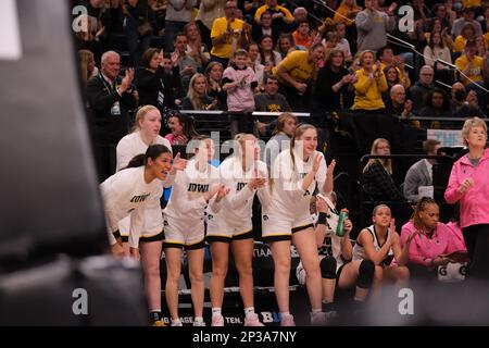 Minneapolis, Minnesota, USA. 4th Mar, 2023. Iowa Hawkeyes bench reacts to a play during the first half of Iowa versus Maryland on Saturday March 4th at the 2023 Big Ten Women's Basketball Tournament Semifinals in Minneapolis, Minnesota. Iowa won 89-84 (Credit Image: © Steven Garcia/ZUMA Press Wire) EDITORIAL USAGE ONLY! Not for Commercial USAGE! Stock Photo