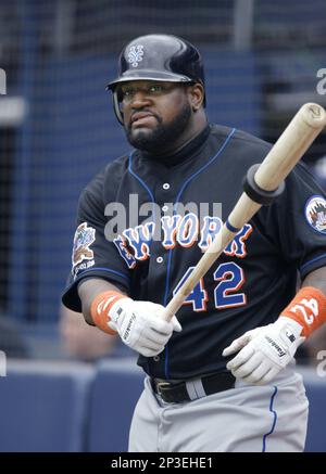 Roberto Alomar of the New York Mets during a 2002 MLB season game against  the Los Angeles Dodgers at Dodger Stadium, in Los Angeles, California.  (Larry Goren/Four Seam Images via AP Images