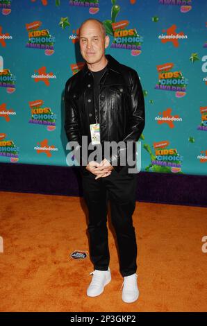 LOS ANGELES, CALIFORNIA - MARCH 04: (L-R) Brian Robbins, President and Chief Executive Officer of Paramount Pictures and Nickelodeon attends Nickelode Stock Photo