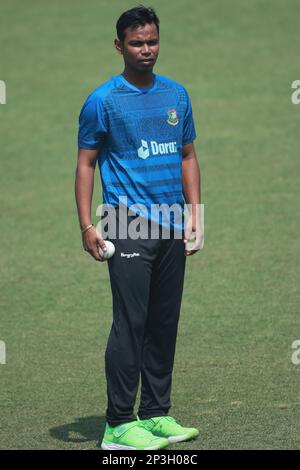 Tanvir during the Bangladesh One Day International Cricket Team attends practice ahead of their ODI series third and last match at Zahur Ahmed Chowdhu Stock Photo