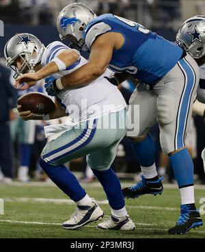 Dallas Cowboys quarterback Tony Romo warms up prior to NFL action against  the Miami Dolphins at Dolphin Stadium in Miami on September 16, 2007 Stock  Photo - Alamy