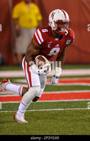 All-Big Ten RB Ameer Abdullah returning to Nebraska for 2014 