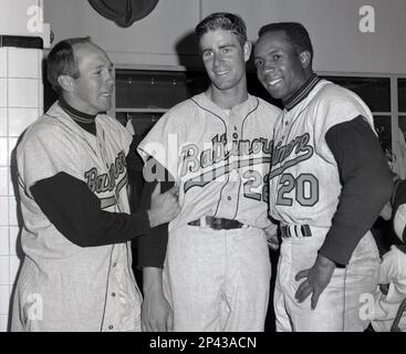 FILE: L to R Baltimore Orioles Hall of Famers Brooks Robinson and