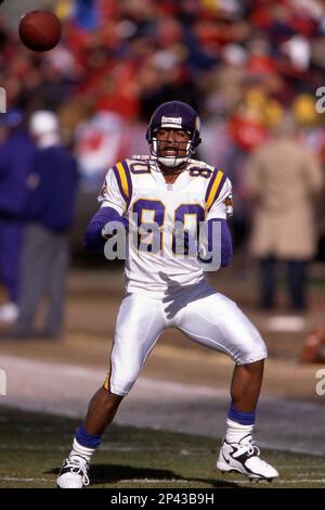 Wide receiver Cris Carter #80 of the Minnesota Vikings in action