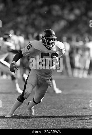 Lawrence Taylor New York Giants-56 on defense during the 1987 Superbowl  Stock Photo - Alamy