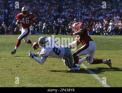 Deion Sanders competing for the Dallas Cowboys in a game against the New  York Giants in 1997 Stock Photo - Alamy