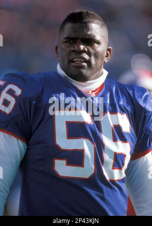 Lawrence Taylor New York Giants-56 during the 1987 Superbowl against the  Denver Broncos, Pasadena, CA. January 25, 1987 Stock Photo - Alamy