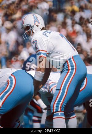 FILE: Dan Pastorini of the Houston Oilers. (Sportswire via AP