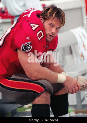 NFL FILE: Mike Alstott and Warrick Dunn of the Tampa Bay Buccaneers at the  Pro-Bowl in Honolulu, Hawaii. (Sportswire via AP Images Stock Photo - Alamy