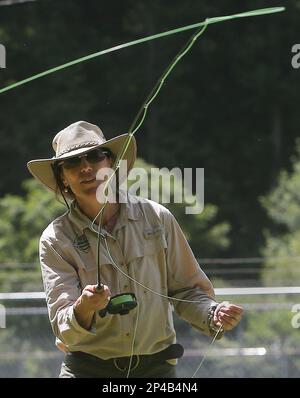 women's intro to fly-fishing clinics