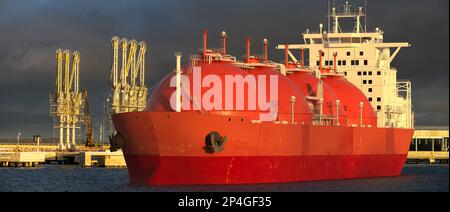 Tanker to transport liquid LNG at LNG marine terminal Stock Photo
