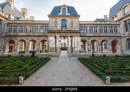 The Garden Courtyard at the Carnavalet Museum in Paris, France. Stock Photo