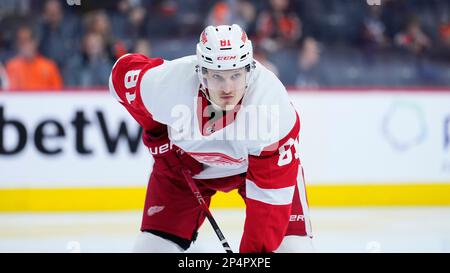 Detroit Red Wings' Dominik Kubalik waits to warm up before an NHL hockey  game, Sunday, March 5, 2023, in Philadelphia. (AP Photo/Matt Slocum Stock  Photo - Alamy