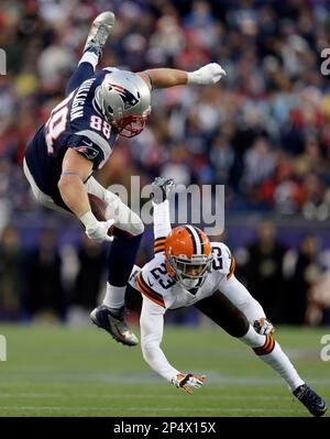 New England Patriots' Matthew Mulligan (88) celebrates his touchdown  against the Atlanta Falcons with Patriots quarterback Tom Brady (12) during  the first half at the Georgia Dome in Atlanta on September 29,