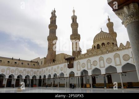 EGYPT, Cairo, old town, Al Azhar  mosque and university in Khan el Khalili Stock Photo