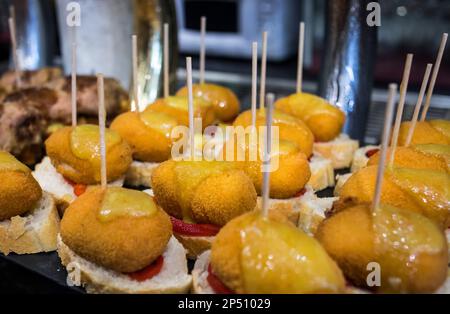 Pintxos, in Víctor Montes restaurant, 8 Plaza Nueva or 8 Plaza Berria, Bilbao, España Stock Photo