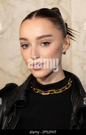 Phoebe Dynevor Louis Vuitton Fashion Show October 5, 2021 – Star Style