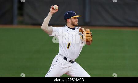 North Carolina Greensboro's Matt Kemp (1) runs the bases during an
