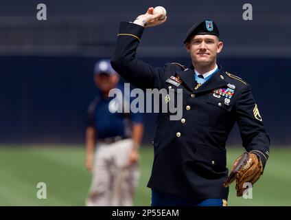 DVIDS - News - Padres salute service members during Military