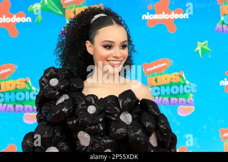 LOS ANGELES - MAR 4: Gabrielle Nevaeh Green at the Kids Choice Awards