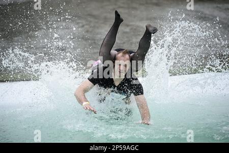 Wife Carrying World Championships at Sonkajärvi, Finland Stock Photo - Alamy