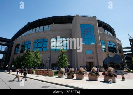 CHICAGO, IL - AUGUST 10: A general view inside of U.S. Cellular Field as  fans watch the action from the stands during the game between the Chicago White  Sox against the Boston