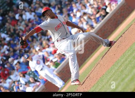 Cincinnati Reds shade Chicago Cubs' Aroldis Chapman during World Series 