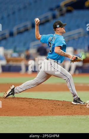 St. Petersburg, FL USA; Tampa Bay Rays relief pitcher Kyle Crick (30)  delivers a pitch during an MLB spring training game against the Miami  Marlins at Stock Photo - Alamy