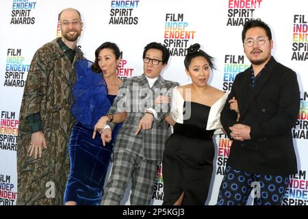 March 4, 2023, Santa Monica, CA, USA: LOS ANGELES - MAR 4: Daniel Scheinert, Ke Huy Quan, Michelle Yeoh, Stephanie Hsu, Daniel Kwan at the 2023 Film Independent Spirit Awards at the Tent on the Beach on March 4, 2023 in Santa Monica, CA (Credit Image: © Kay Blake/ZUMA Press Wire) EDITORIAL USAGE ONLY! Not for Commercial USAGE! Stock Photo