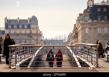 Paris landmark, Passerelle Léopold-Sédar-Senghor, formerly known as passerelle Solférino (or pont de Solférino) Stock Photo