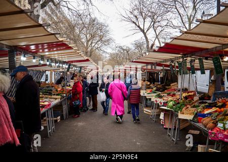 Paris Montparnasse area Marché Edgar Quinet farmers market Stock Photo ...